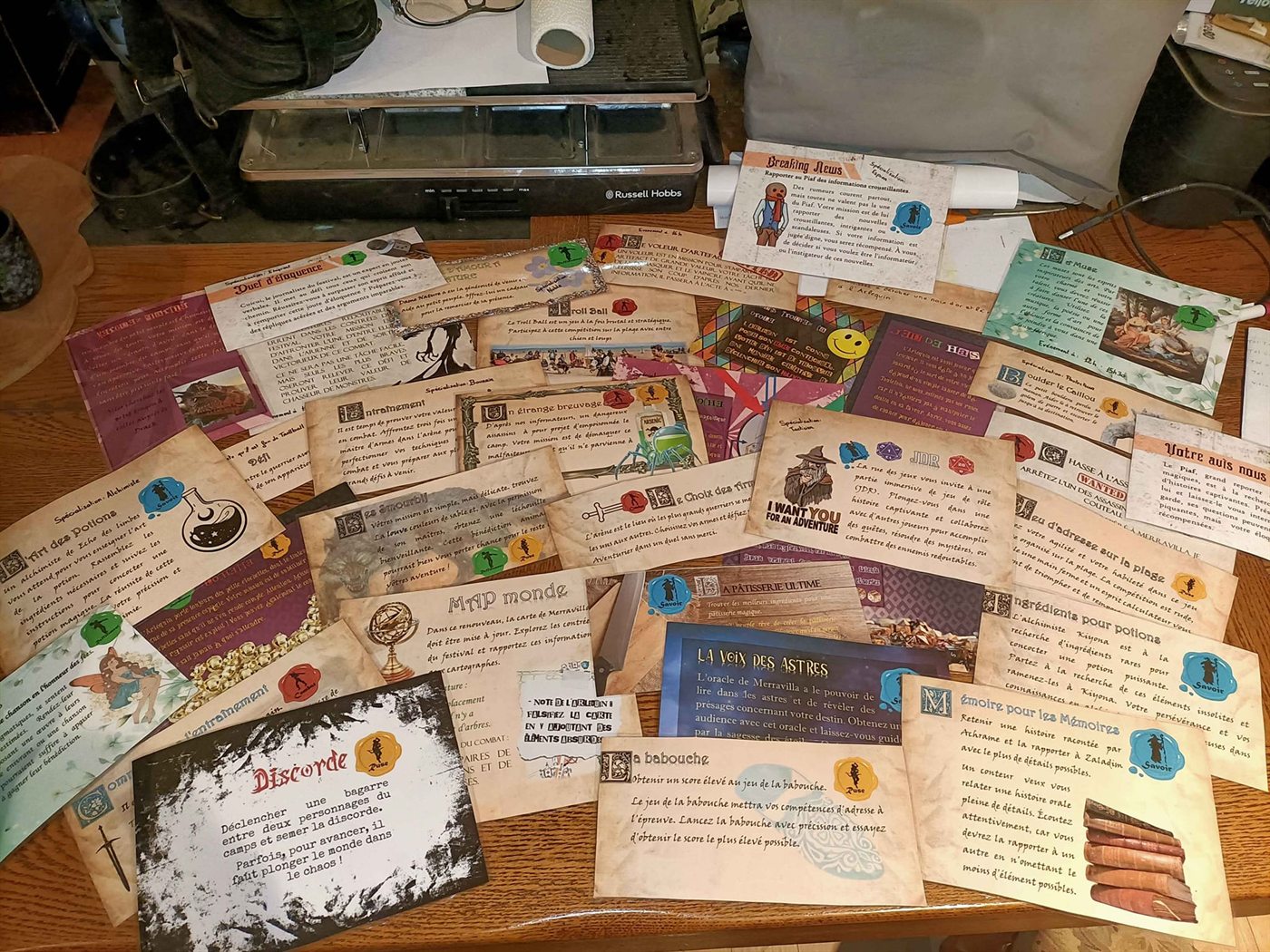 Cartes et fiches de jeu